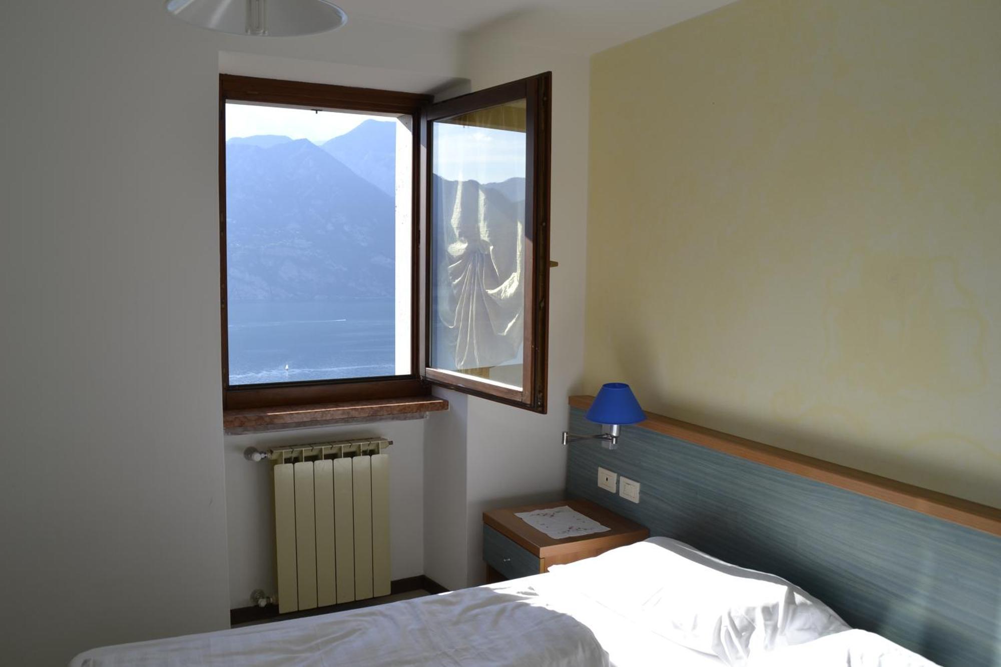 Appartamenti Casa Palazzina Malcesine Exterior foto